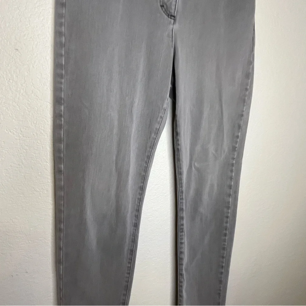 J. McLaughlin Women's Gray Washed Straight Leg Jeans Size Medium or 6/8